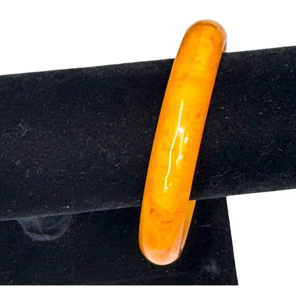Vintage Marbled Bakelite Bangle Bracelet Size 8" Orange Yellow Boho Chic Retro - Picture 3 of 6